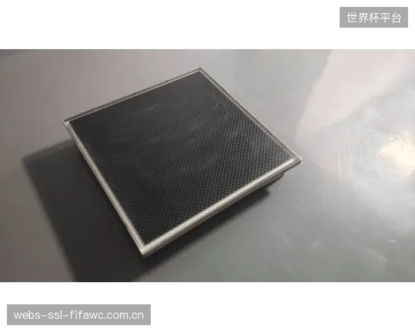 中体产业集团在雄安新区的样板工程，验证了光伏地砖两周内完成铺设
